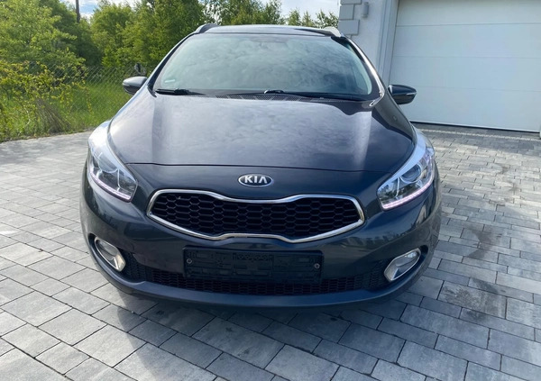Kia Ceed cena 23900 przebieg: 163900, rok produkcji 2013 z Świecie małe 379